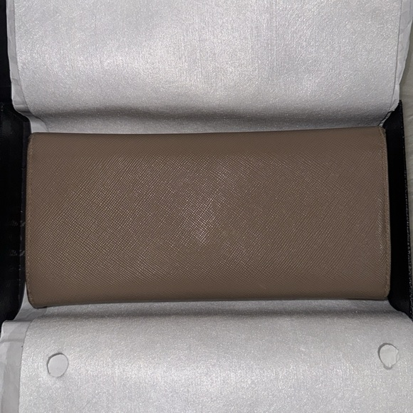 PRADA 1M1349 Saffiano Leather Long Snap Wallet Beige - Picture 10 of 17